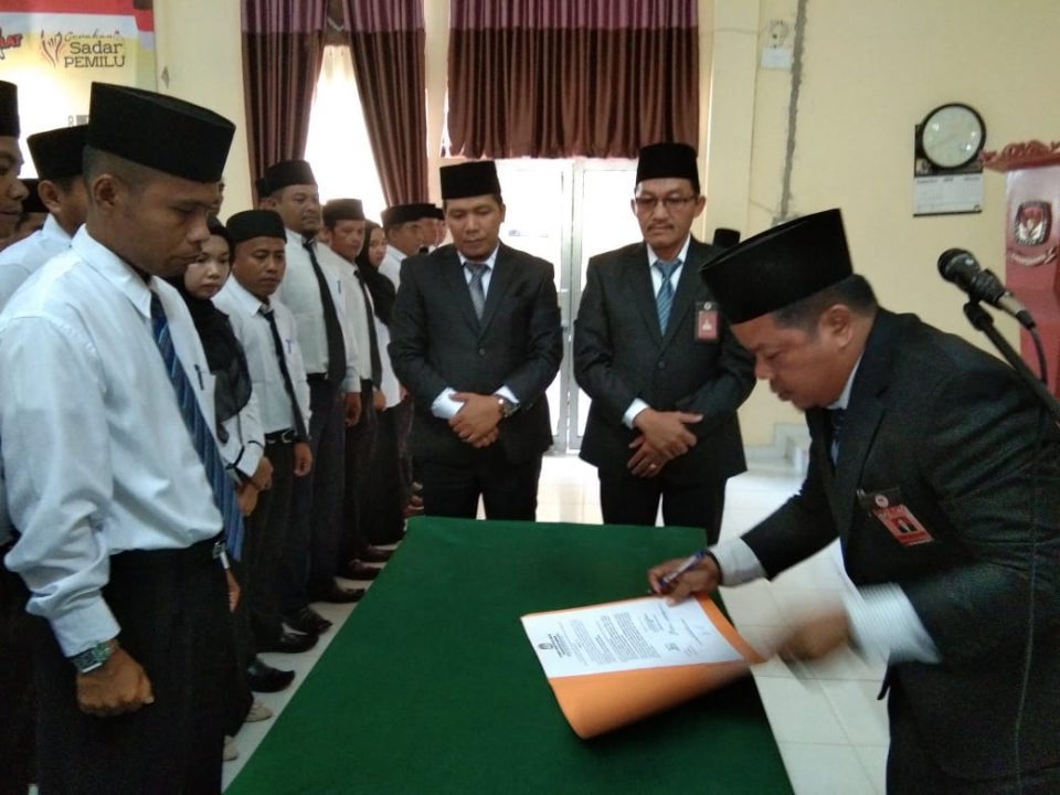 KPU Kampar Kampar lantik 42 Anggota PPK Pemilu Tahun 2019