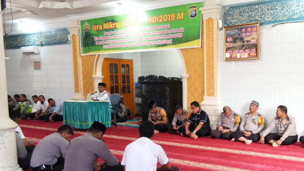 Personel Polres Kampar Peringati Isra’ Miraj di Masjid Al-Ikhlas