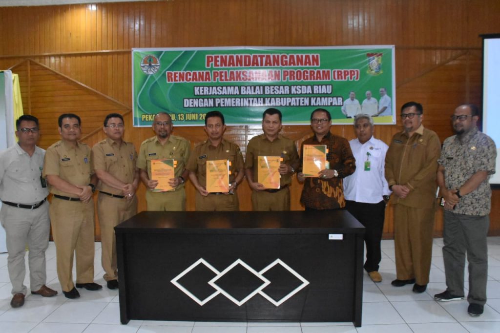 Pemkab Kampar Tandatangani MoU RKT Dan RPT dengan BB BKSDA Riau