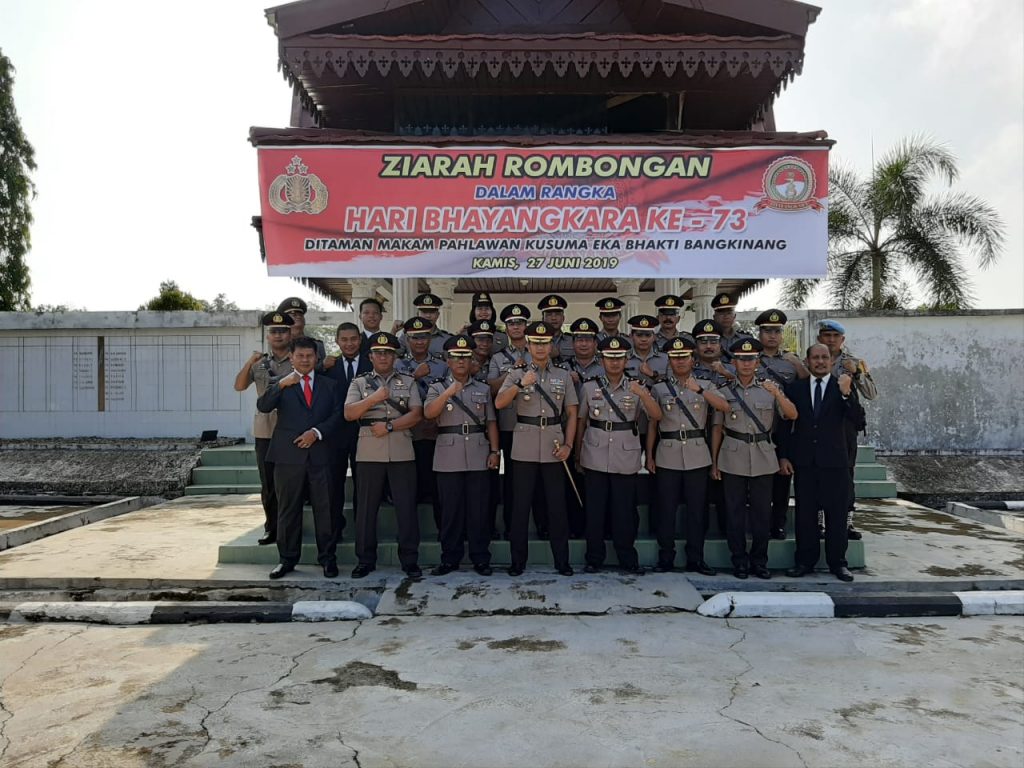 Kapolres Kampar dan Ketua Cab. Bhayangkari Kunjungi Warakawuri Jelang Hari Bhayangkara Ke-73