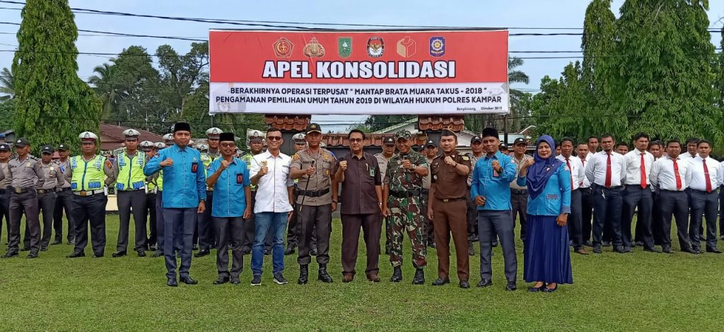 Kapolres Kampar Bersama Dandim Pimpin Apel Konsolidasi Operasi Mantap Brata Muara Takus 2018