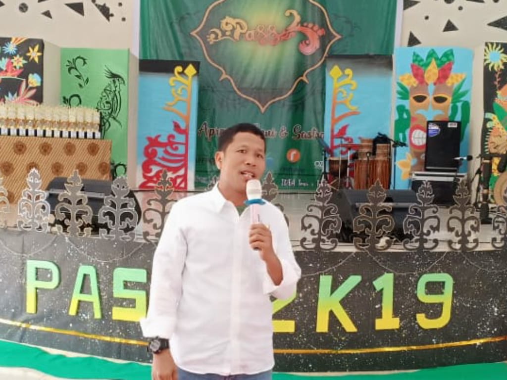 Ketua DPRD Riau Buka Event Pekan Apresiasi Seni Dan Sastra  diSMA Plus Pekanbaru