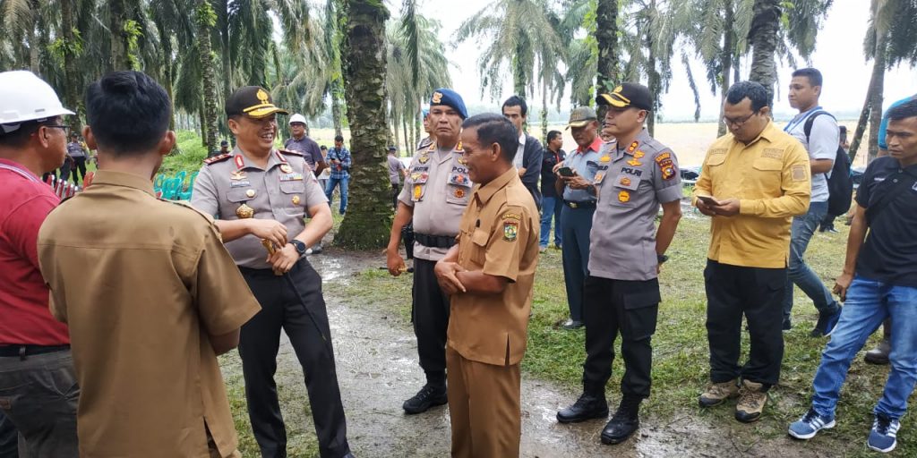 Kapolda Riau Adakan Konferensi Pers Tindak Pidana Pencurian di Kawasan Perkebunan Sawit