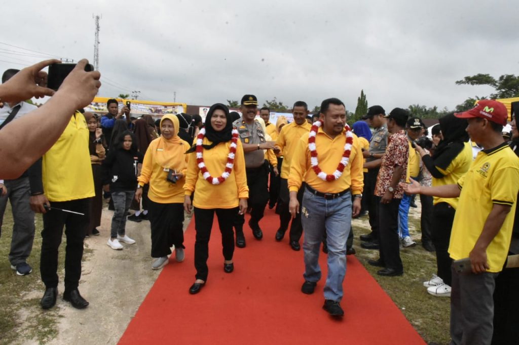 Puncak BB-GRM Pusatkan di Karya Indah, Bupati Kampar Serahkan Berbagai Bantuan Sosial