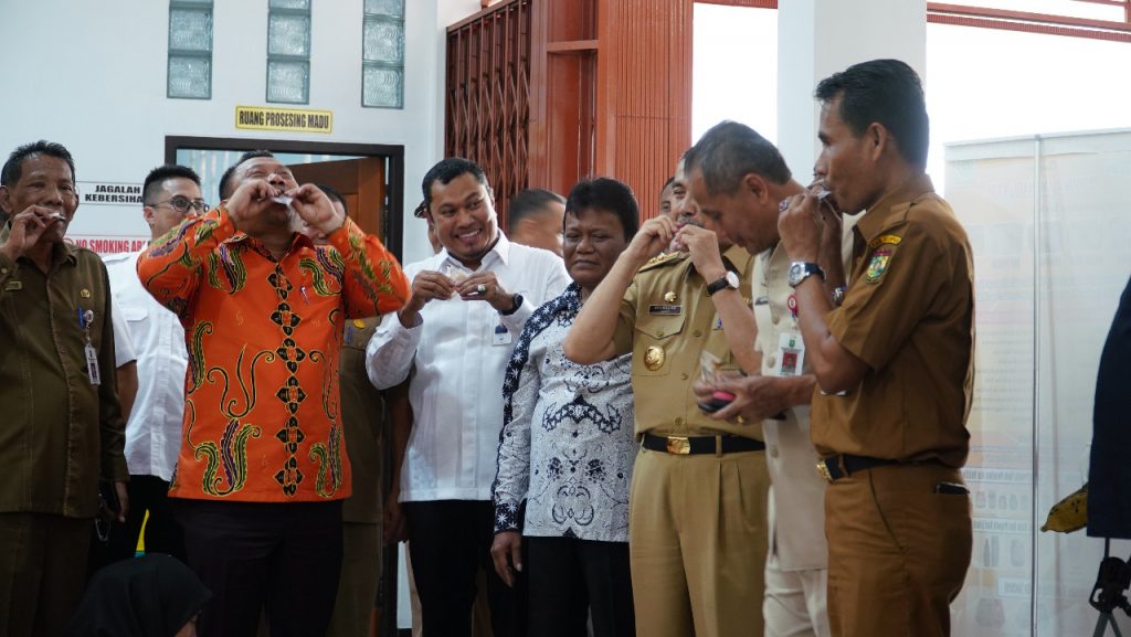 Gubernur dan Bupati Kampar Kunjungi Rumah Madu Wilbi Kuok