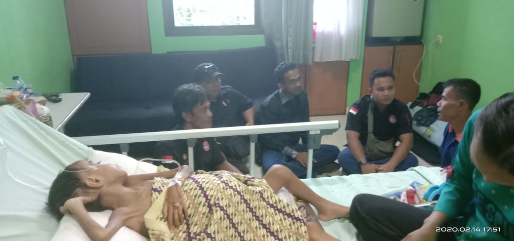 Jenguk Pasien Bocah Pengidap Tumor Ganas, FPII Riau Tunjukan Kepedulian Sesama