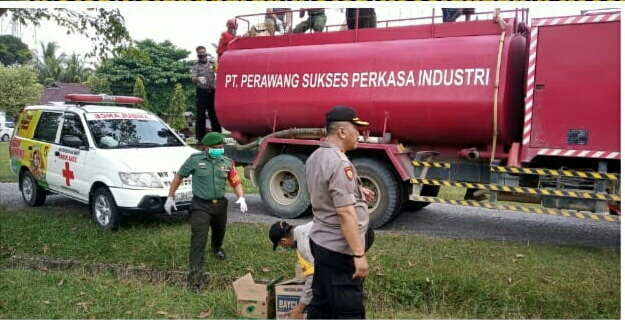 Cegah Penyebaran Covid 19 Polsek Tapung Lakukan Penyemprotan Desinfektan Diseluruh Fasilitas Umum