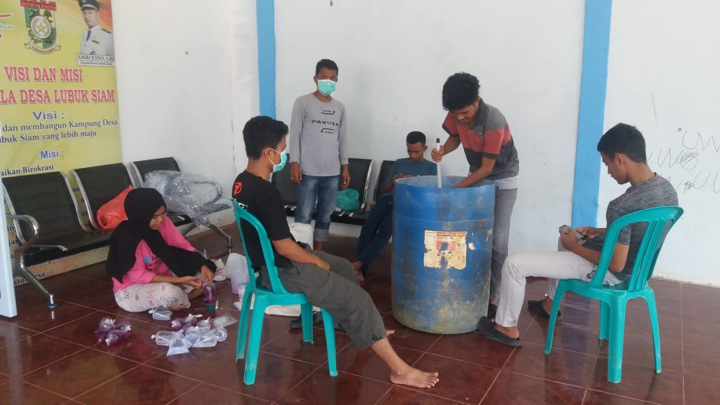 Cegah penyebaran Covid-19, Relawan Covid-19 Lubuk Siam Jaga dan Pantau Masyarakat