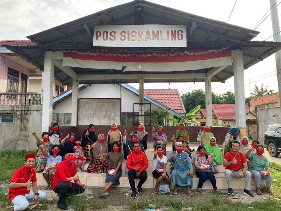 Ketua PDI Perjuangan Riau H. Zukri Misran Berbagi dan Sosialisasi Cegah Corona