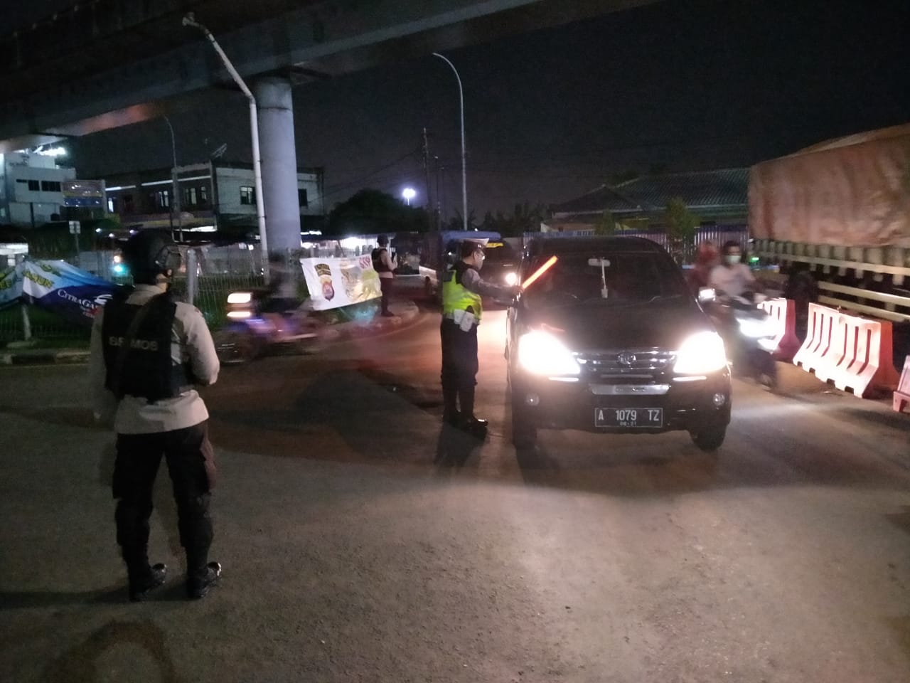 Cegah Pemudik, Polres Cilegon Perketat Pintu Keluar Tol Merak dan Pintu Masuk ASDP Merak