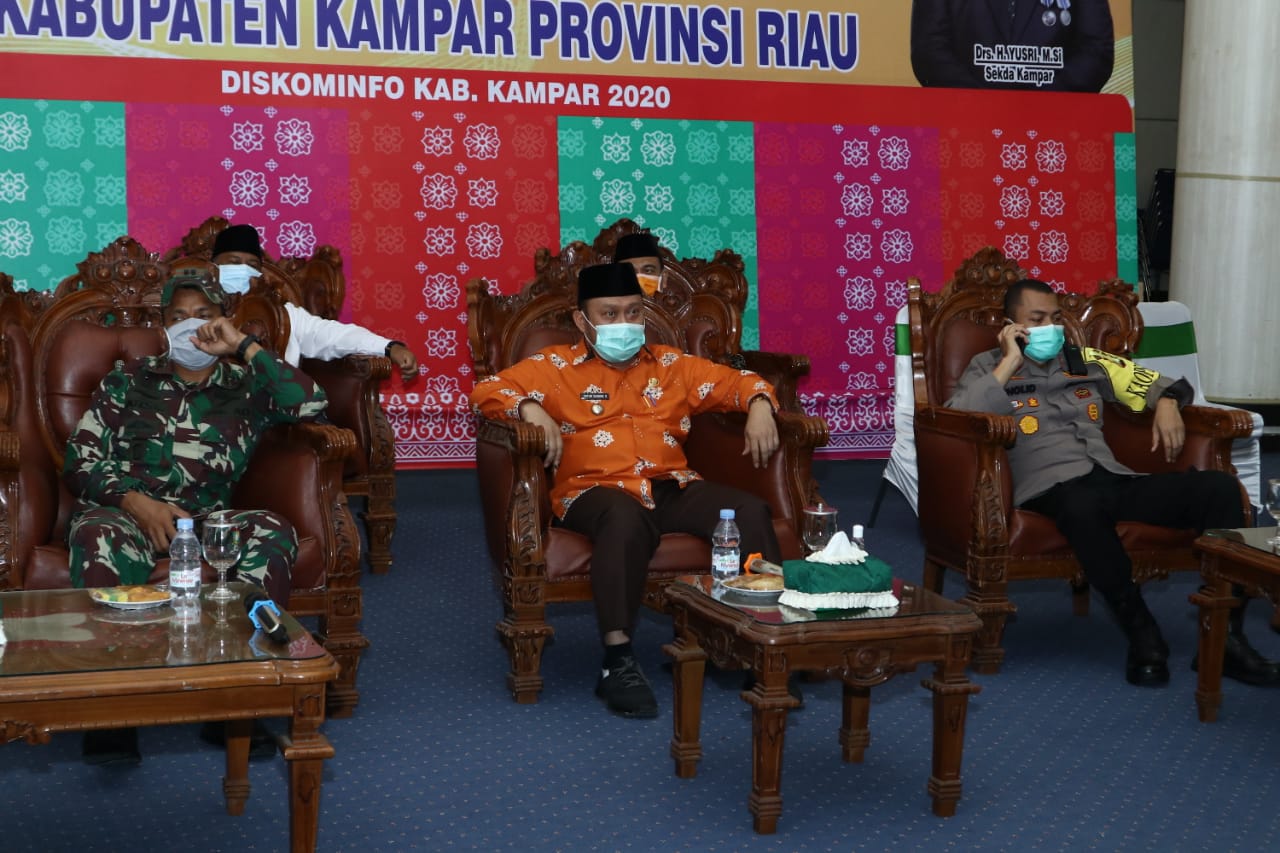 Bupati Kampar Dan Walikota Teleconference Bersama Gubernur Riau