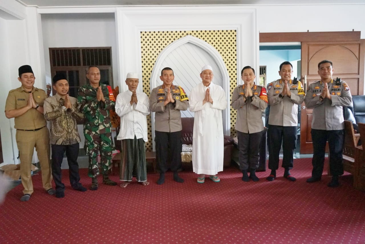 Kapolda Banten Safari Ibadah ke Tokoh Ulama di Tangerang