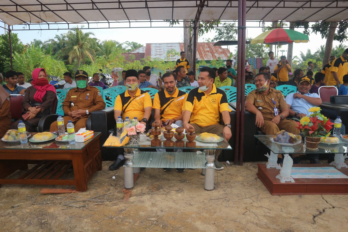 Ketua DPRD Pelalawan Buka Turnamen Gasing Lurah Cup l Rawang Empat