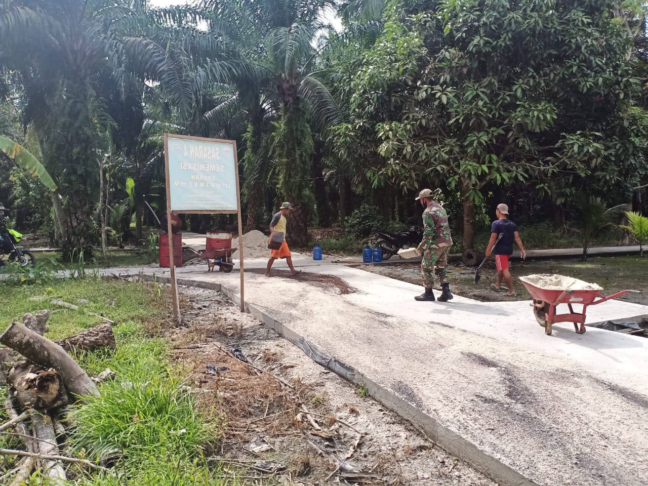 Program TMMD 108 : Kami bangga dengan Tentara yang selalu merakyat dan mau bekerja sama untuk membangun desa