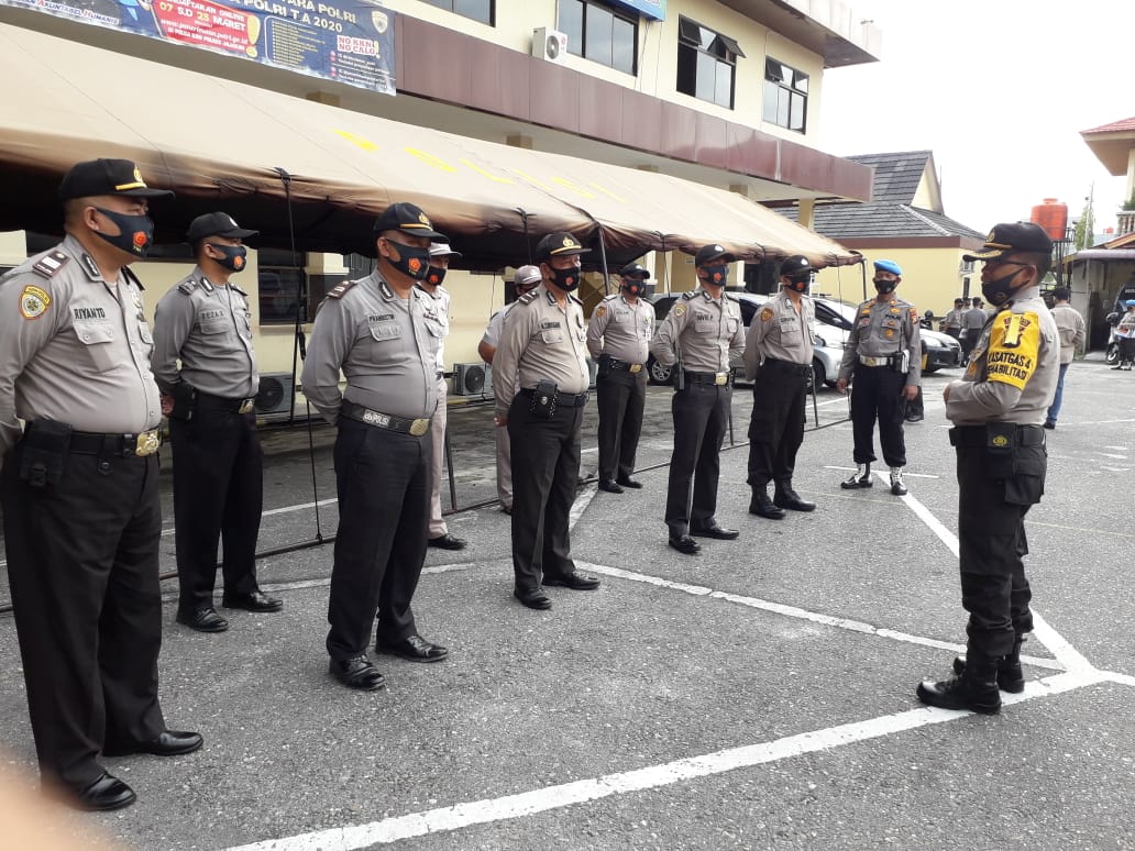 Cegah Penyebaran Covid-19, Polresta Pekanbaru Lakukan Pemeriksaan Internal Penggunaan Masker