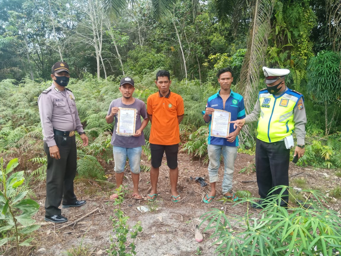 Polsek Pangkalan Kuras Laksanakan Penyebaran Maklumat Kapolda Riau Serta Pengecekan Lokasi Rawan Kebakaran