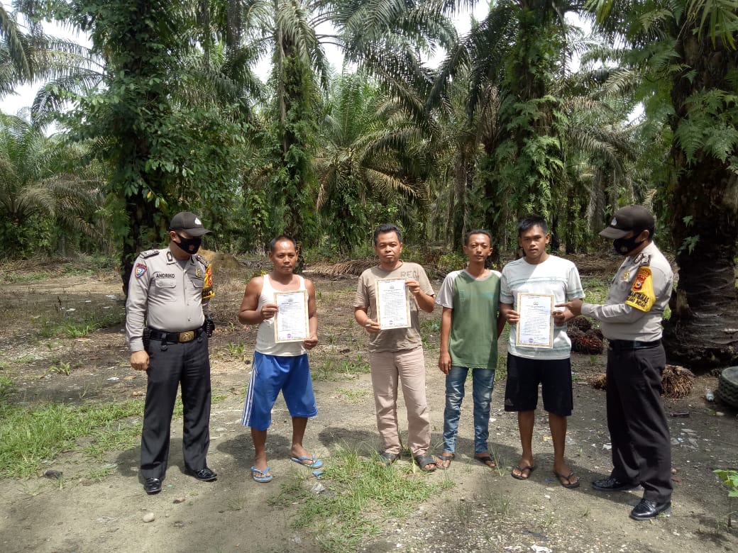 Polsek Pangkalan Kuras Laksanakan Penyebaran Maklumat Kapolda Riau Tentang Larangan Pembakaran Hutan Dan Lahan