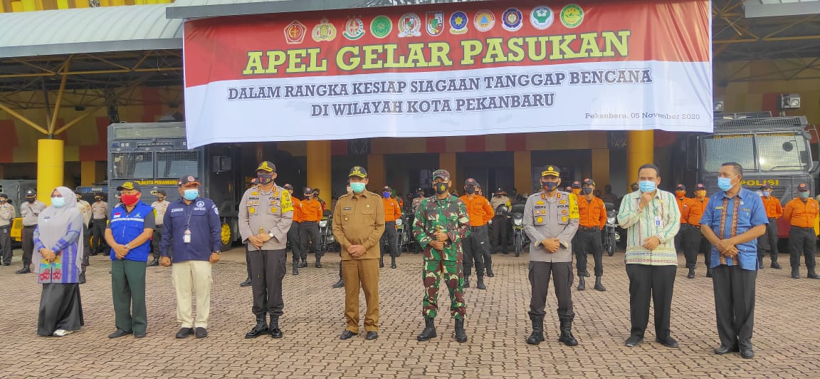 Kapolresta Hadiri Apel Gelar Pasukan Tanggap Bencana Bersama Forkopimda Pekanbaru