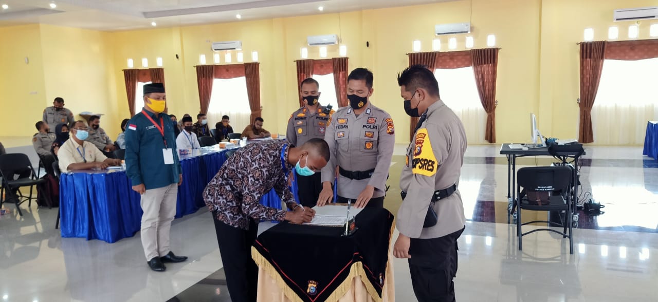 Peserta Rekrutmen Proaktif Bintara Polri T.A. 2021 di Polres Kampar Tandatangani Pakta Integritas