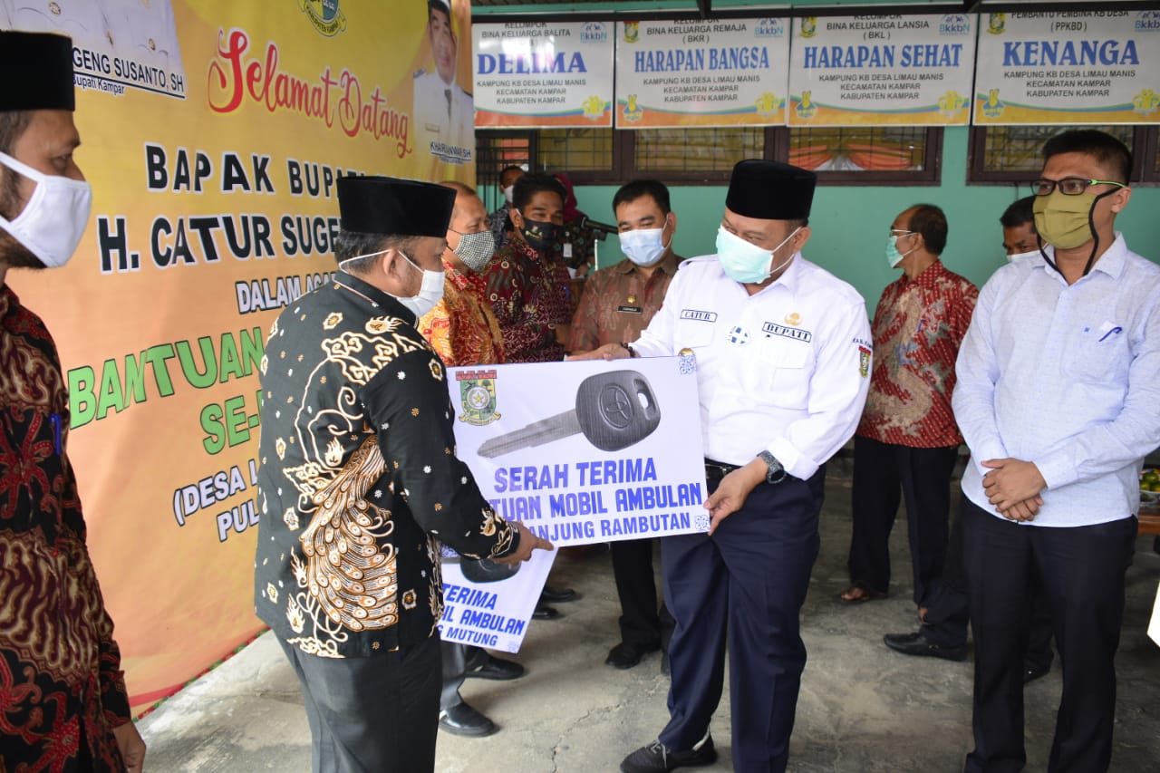 Bupati Kembali Bagikan Ambulance Untuk Lima Desa di Kecamatan Kampar