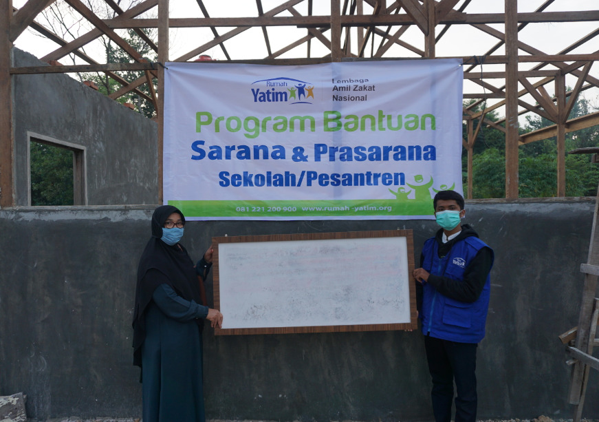 Rumah Yatim Berikan Bantuan Pendidikan Agama Untuk MDTA Hubbul Khairiyah Riau