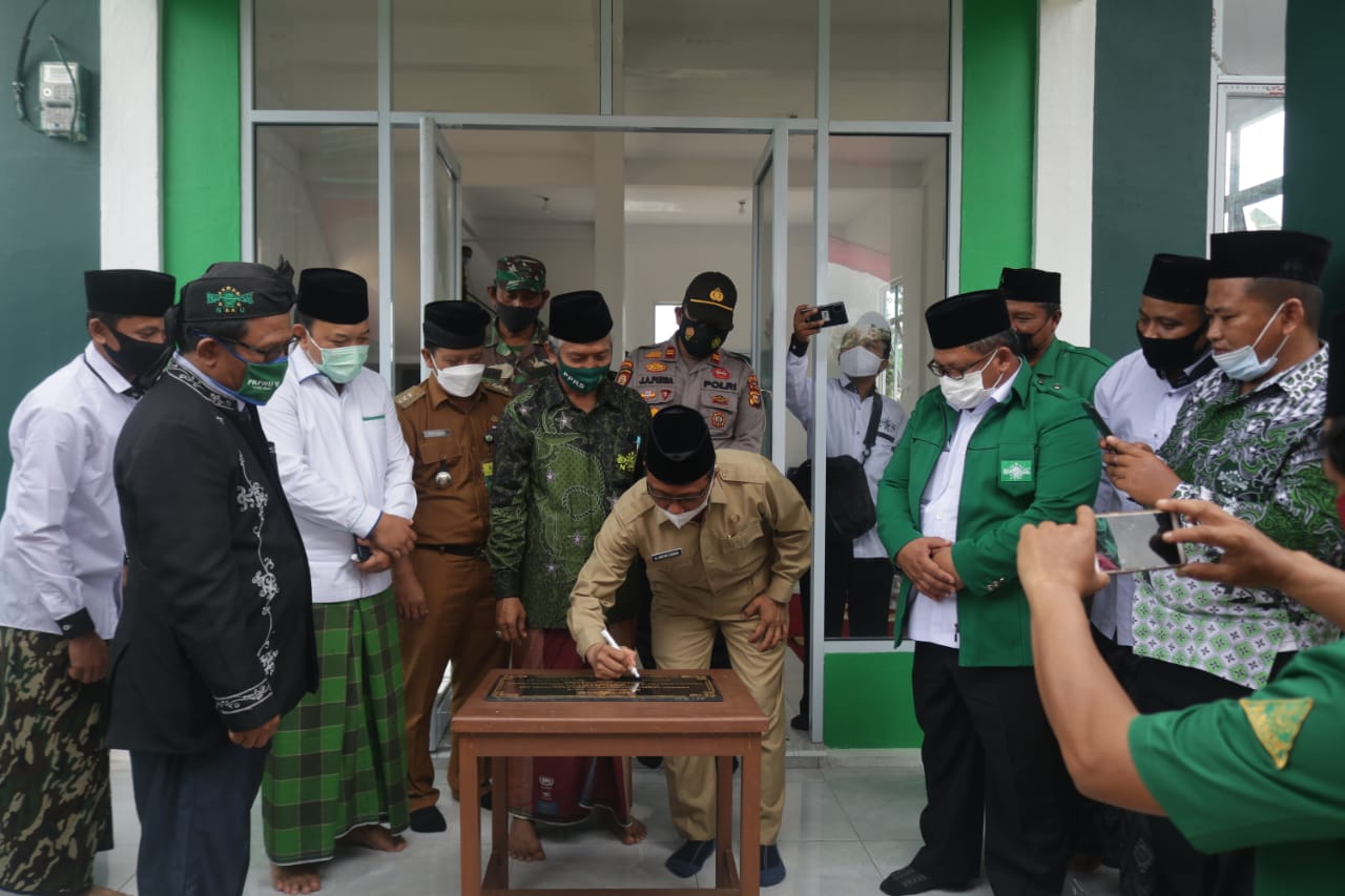 Resmikan Gedung Kantor MWC NU Dibungaraya, Sekda Arfan : Persatuan Kesatuan Bangsa Butuh Sinergitas Ulama Dan Pemerintah