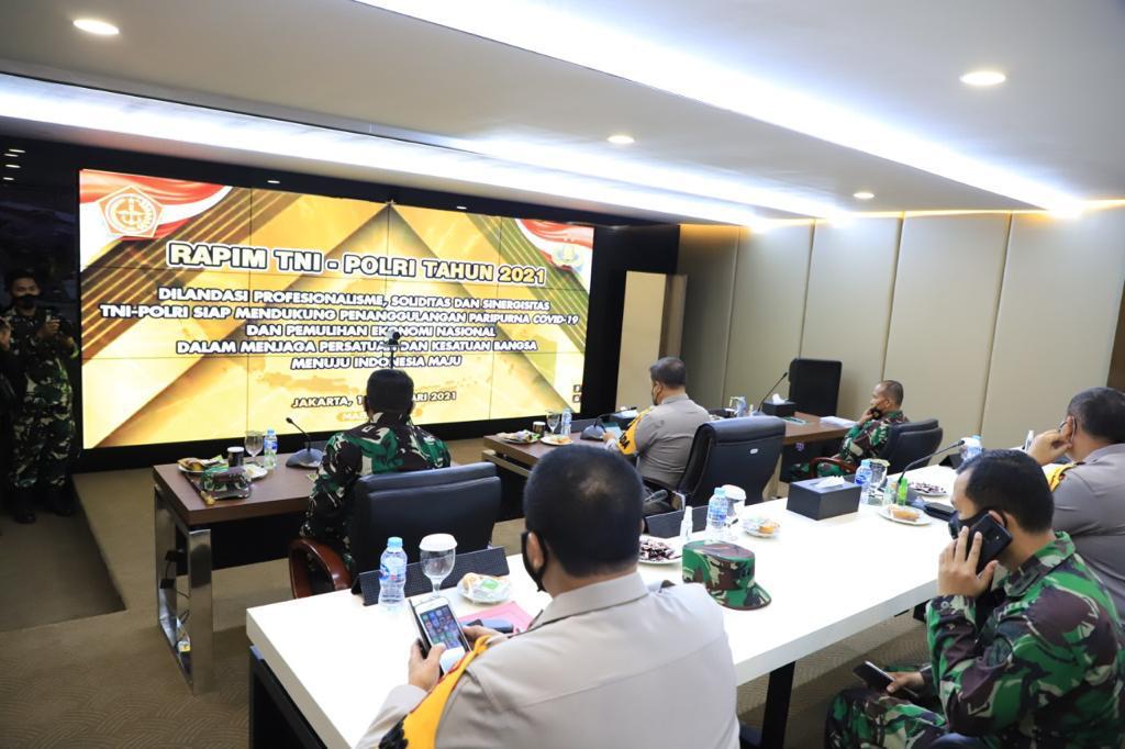 Kapolda Riau Bersama Danrem Serta Danlanud ikuti Rapim TNI/Polri Tahun 2021 Secara Virtual