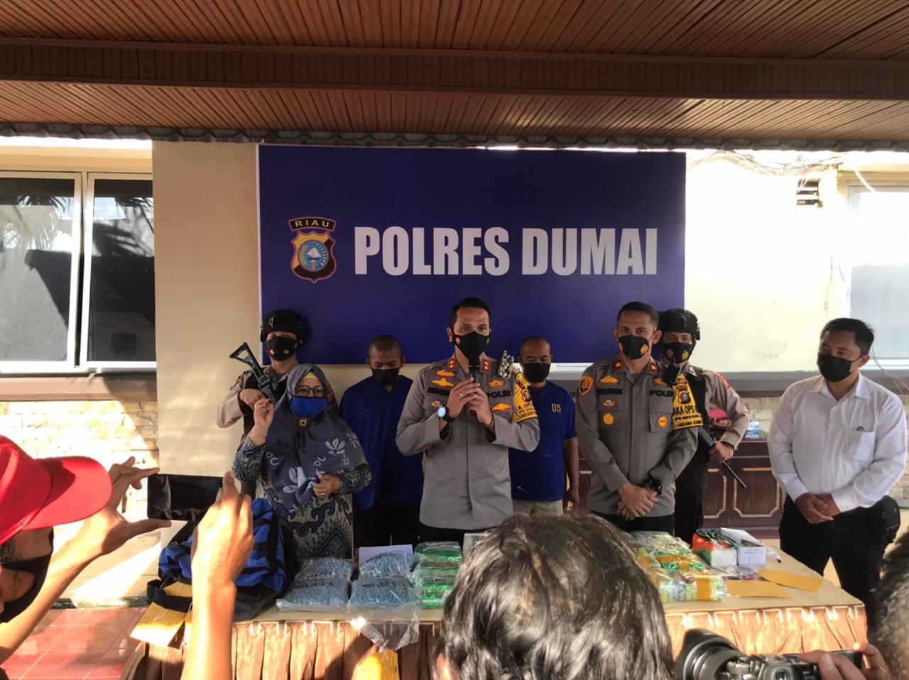 Polres Dumai Bekuk Dua Kurir Bersama ± 23 Kilogram Shabu Dan 19.937 Butir Pil Ekstasi