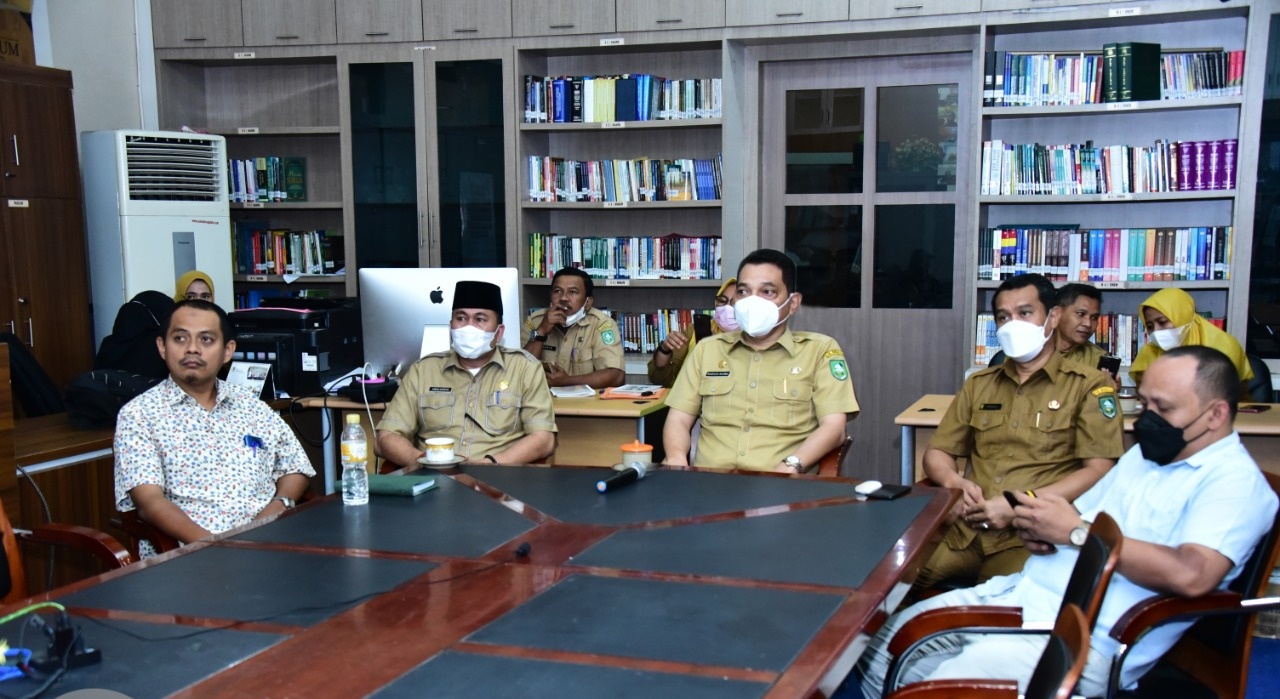 Zoom Meeting Bersama Setwan Dan Staff Sekretariat Dewan Se-Indonesia