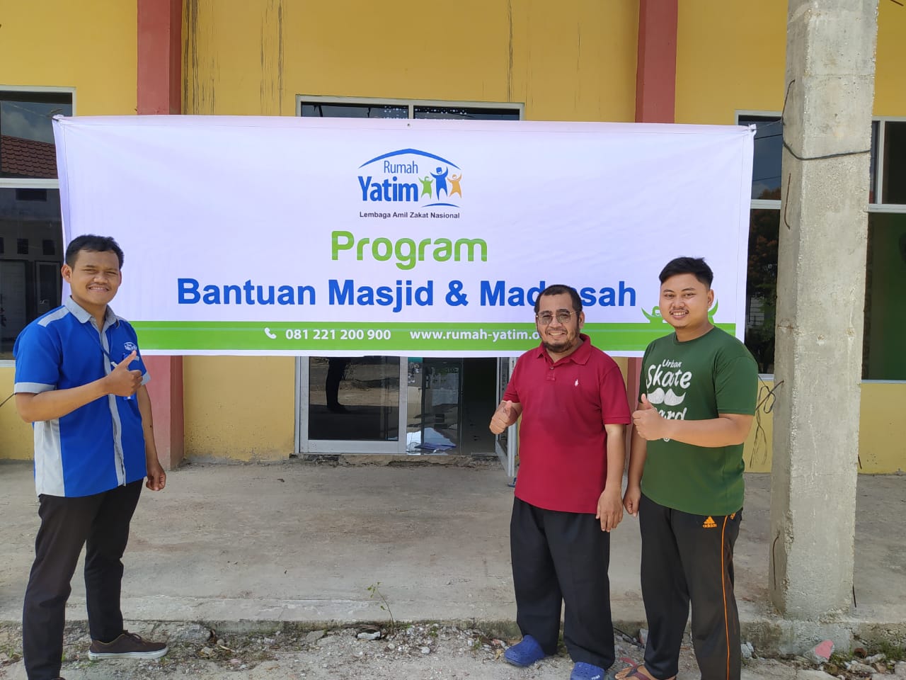 Rumah Yatim Berikan Bantuan Untuk Pembangunan Masjid Raudhatul Jannah Pekanbaru