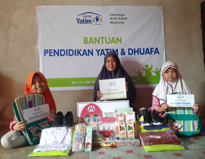 Rumah Yatim Berikan Bantuan Pendidikan untuk Aisyah dan Azizah, Yatim Piatu Asal Pekanbaru