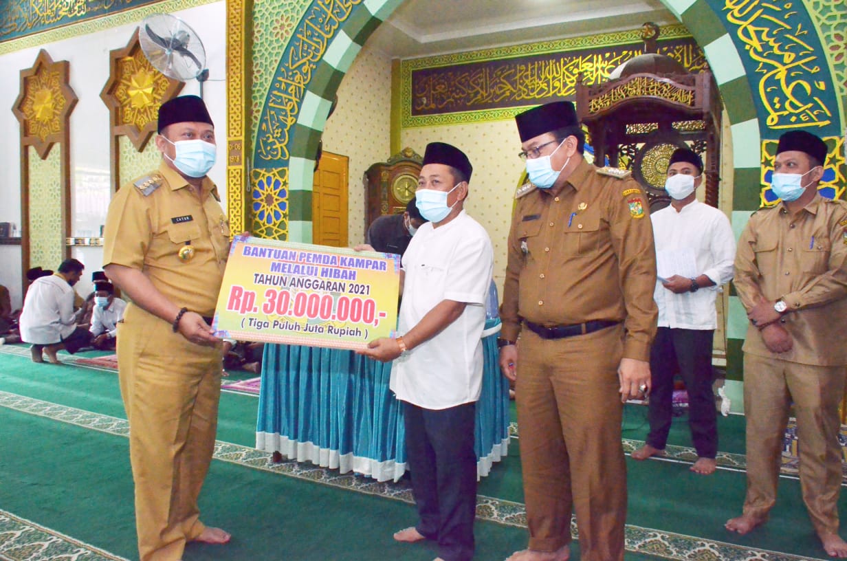 Safari Ramadhan ke Masjid At Taqwa, Rumbio Jaya, Catur Ingatkan Masyarakat Untuk Patuhi Prokes