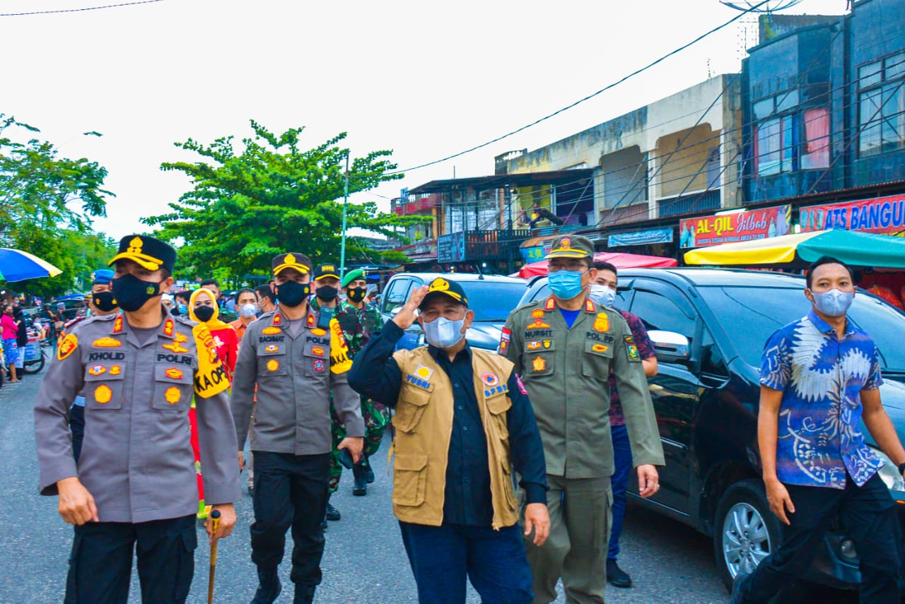 Tinjau Pasar Ramadhan Bupati Kampar Tekankan Penerapan Protokol Kesehatan