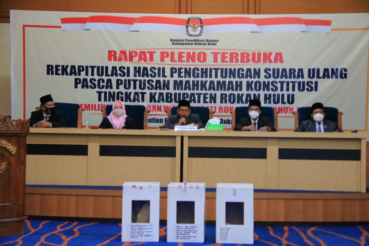 KPU Pleno Rekapitulasi Hasil PSU Pilkada 2020 Rohul, Pasangan H. Sukiman-H. Indragunawan Unggul