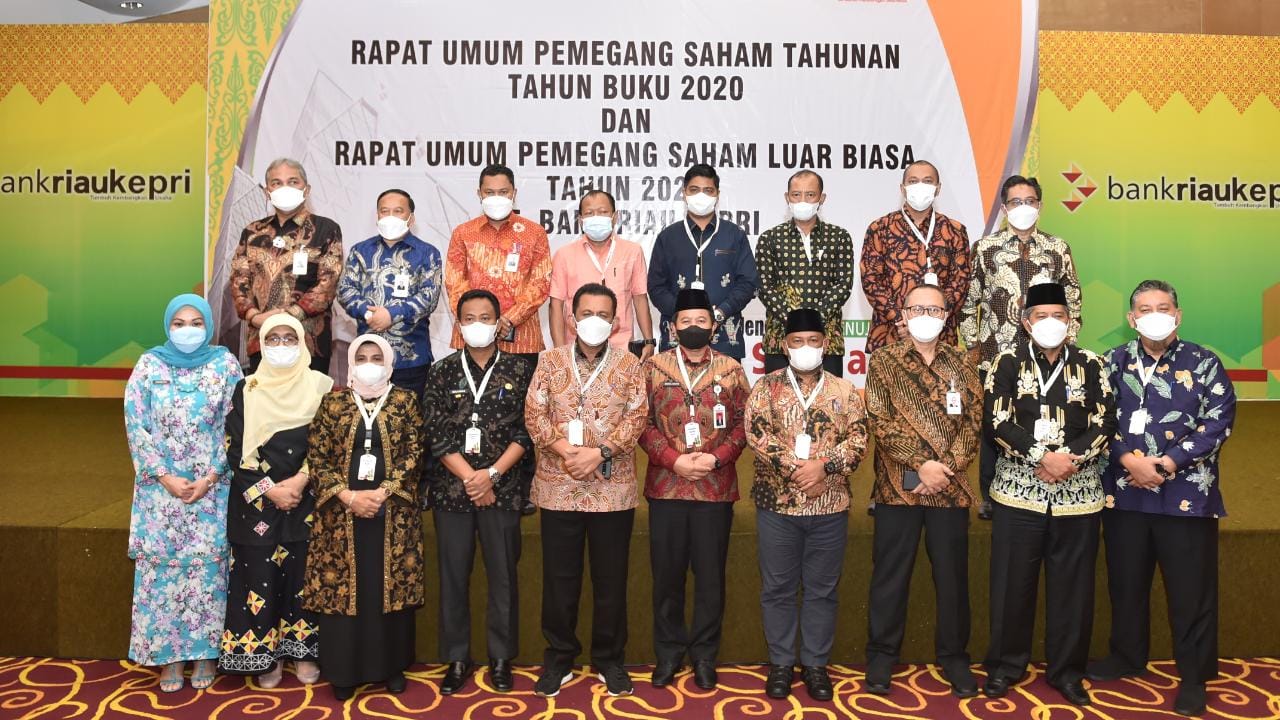 Bupati Kampar Hadiri RUPS Bank Riau Kepri