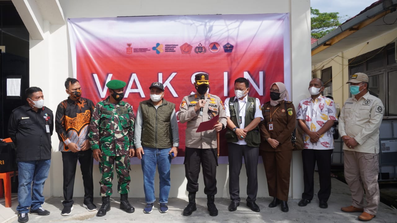 Dalam Rangka Hari Bhayangkara Ke 75 Tahun 2021 Polres Pelalawan Laksanakan  Kegiatan Vaksinasi Massal