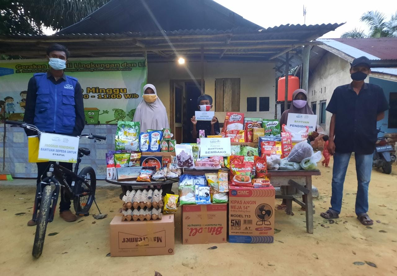 Kebahagiaan Syaiful Saat Menerima Bantuan Dari Rumah Yatim