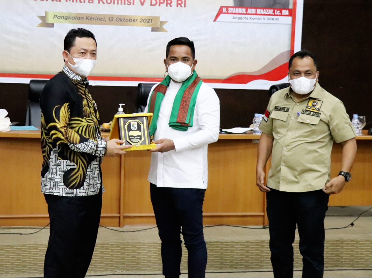 Bupati Kabupaten Pelalawan Menerima Kunjungan Kerja Anggota Komisi V DPR RI Fraksi PKS Dapil Riau II Beserta Mitra Komisi V DPR RI Di Pangkalan Kerinci