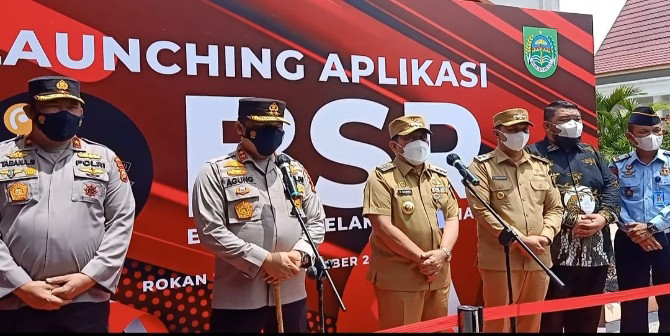 Kapolda Riau Didampingi Bupati Rohul Tinjau Vaksinasi Massal Bagi Lansia Dan elajar di Rohul