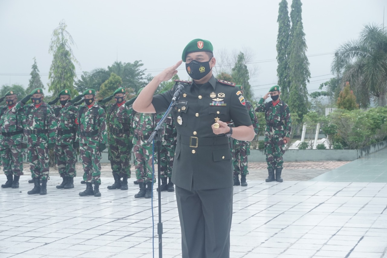 Memperingati Hari Juang Kartika TNI AD ke-76, Yonif 132/BS Melaksanakan Ziarah Di Taman Makam Pahlawan