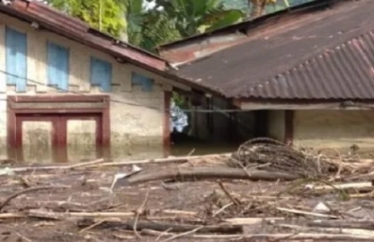 Banjir Merendam Permukiman Warga Di Tapanuli Selatan