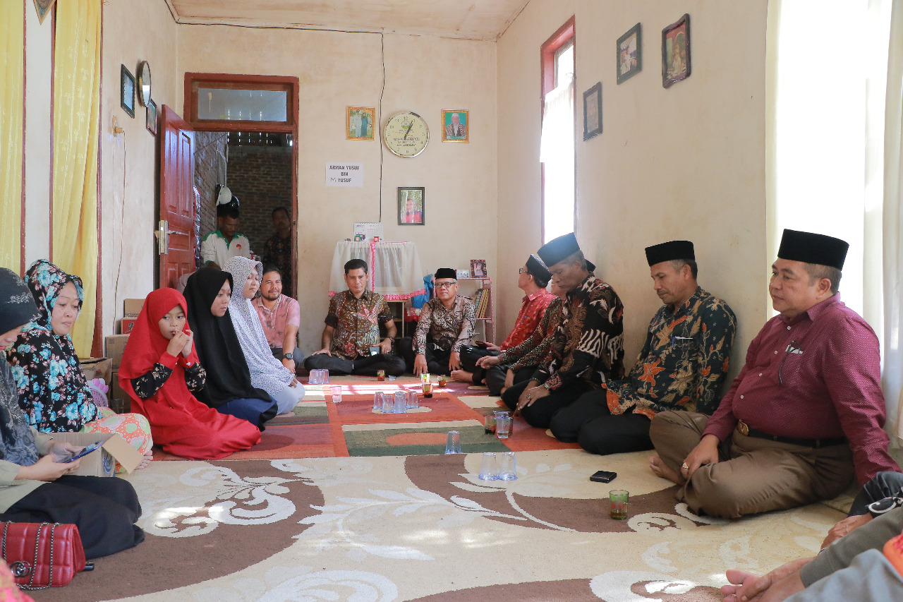 Bupati Aceh Barat H.Ramli.MS Berkunjung Ke Rumah Duka Korban Kecelakaan