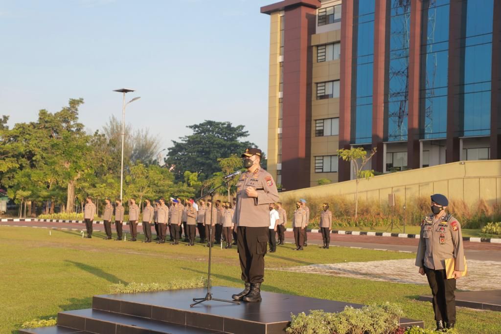 Apel Perdana Kapolda Riau : Rasa Syukur Harus Menjadi Pondasi Untuk Mengabdi