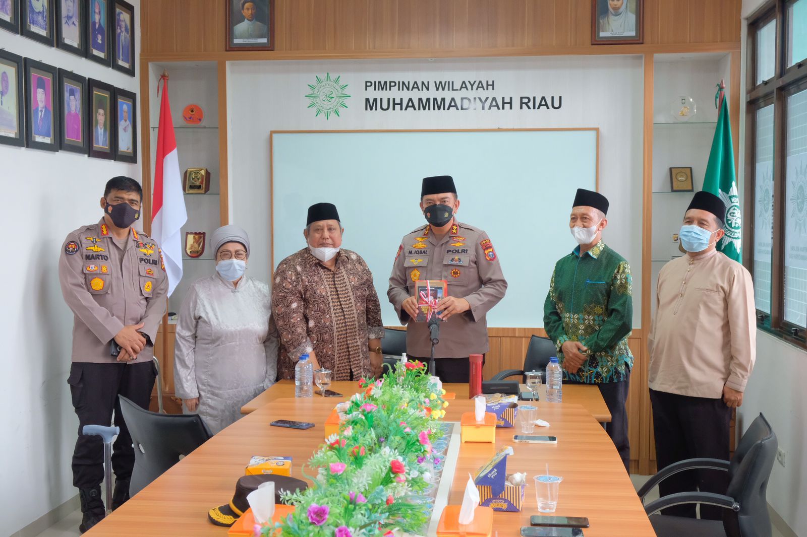 Kunjungi PW Muhammdiyah Riau, Kapolda Riau Irjen Pol Iqbal : Terima Saya Jadi Bagian Keluarga Besar