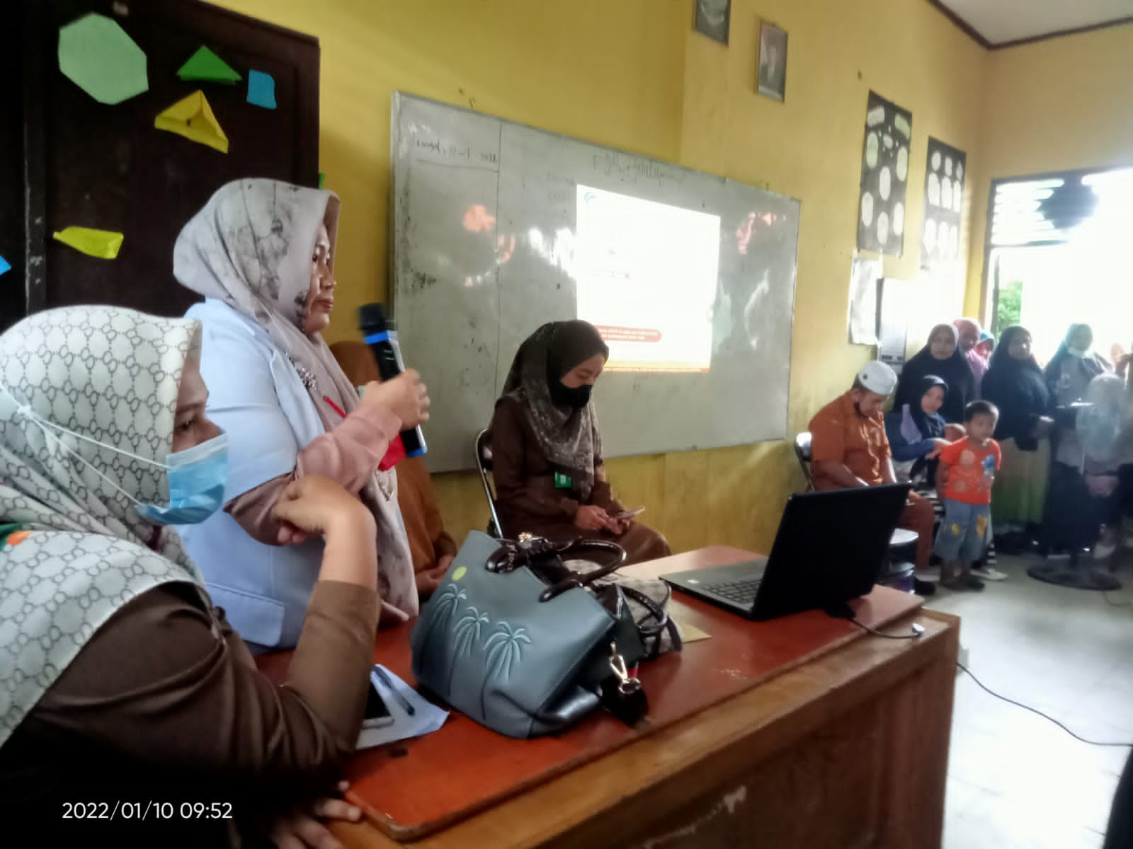 UPTD SPF SD Negeri 01 Rimo Mengadakan Sosialisasi Vaksinasi Anak Kepada Wali Murid