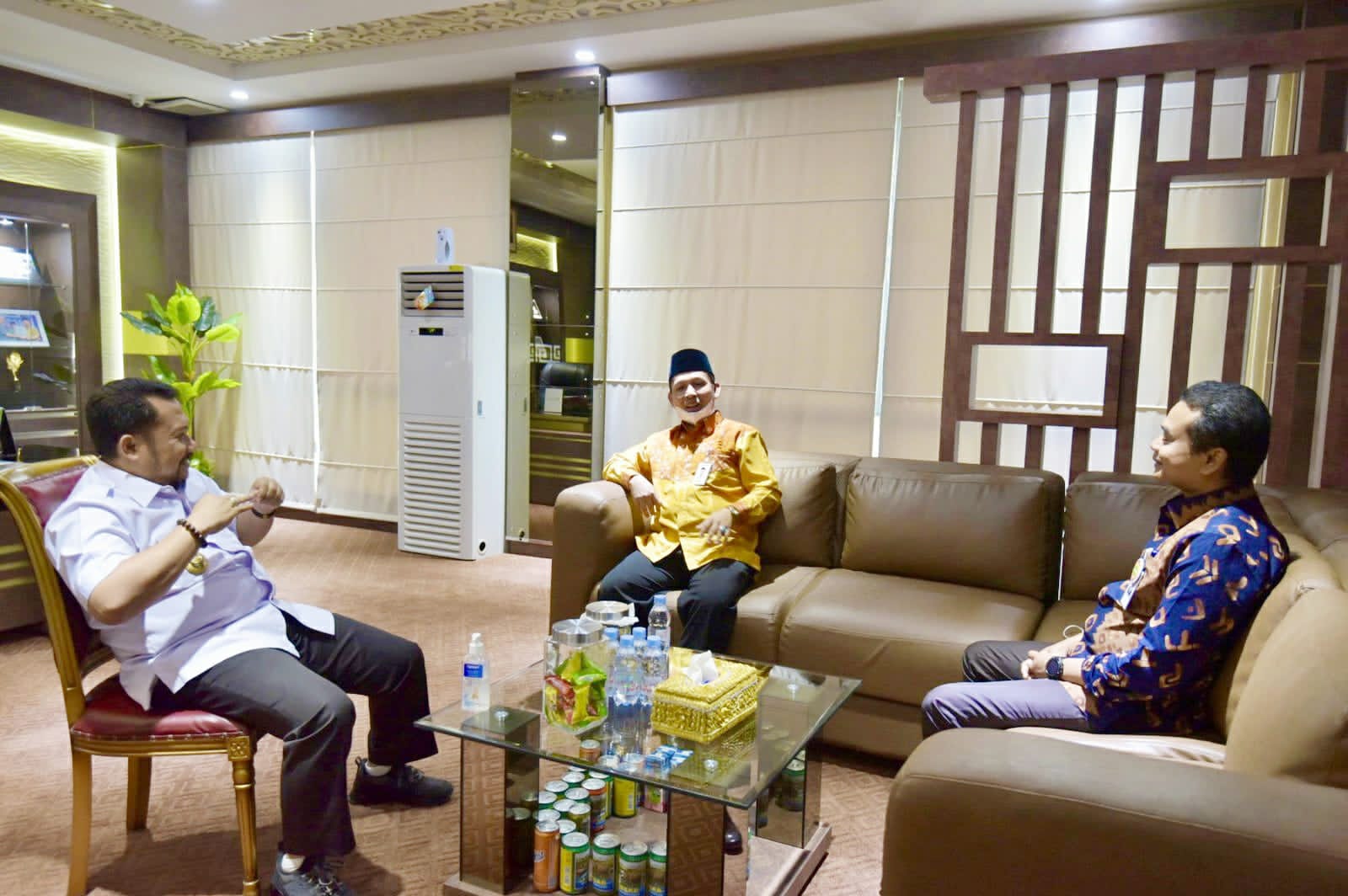 Bupati Kampar Dukung Bank Riau Kepri Menuju Bank Syariah