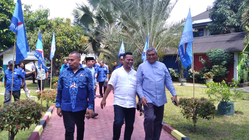 Rombongan Ketua DPD Partai Demokrat Aceh Disambut Dua Kader Demokrat Kabupaten Aceh Selatan