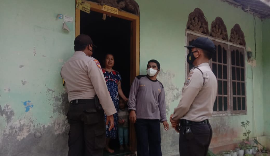 Polsek Kerumutan Percepatan Vaksin Laksanakan Giat Door To Door Ke Rumah Warga