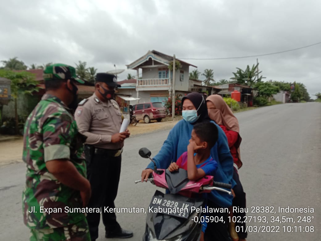 Untuk Mencapai Target Herd Immunity Terhadap Covid-19 Di Pelalawan,Kapolsek Kerumutan Menggelar Operasi Pemeriksaan Vaksinasi