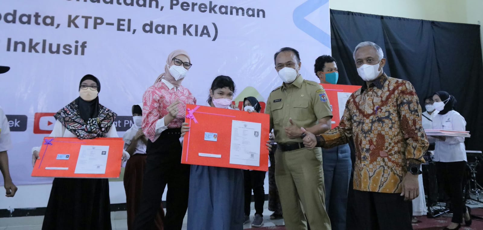 Kegembiraan Penyandang Disabilitas Setelah Memiliki KTP-el dan KIA